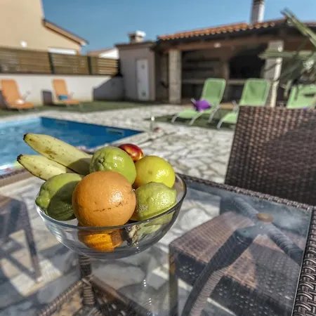 Gracia - Big House, Pool, Bbq, Playground & Table Tennis, Game With Billiards & Table Football, Pula, Istria Villa Pola