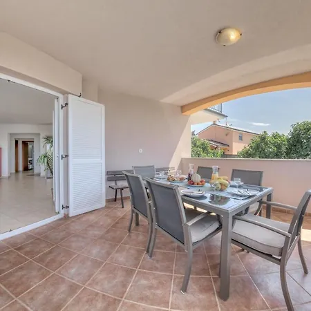 Gracia - Big House, Pool, Bbq, Playground & Table Tennis, Game With Billiards & Table Football, Pula, Istria Villa Pola