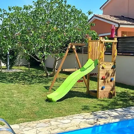 Gracia - Big House, Pool, Bbq, Playground & Table Tennis, Game With Billiards & Table Football, Pula, Istria Villa *